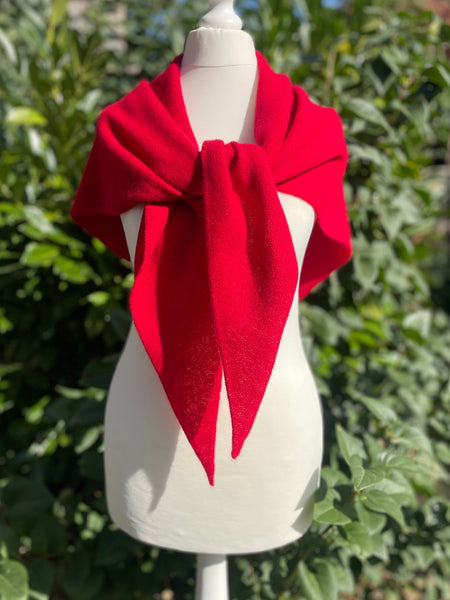 OVERSIZED TRIANGLE SCARF BRIGHT RED