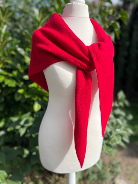 OVERSIZED TRIANGLE SCARF BRIGHT RED