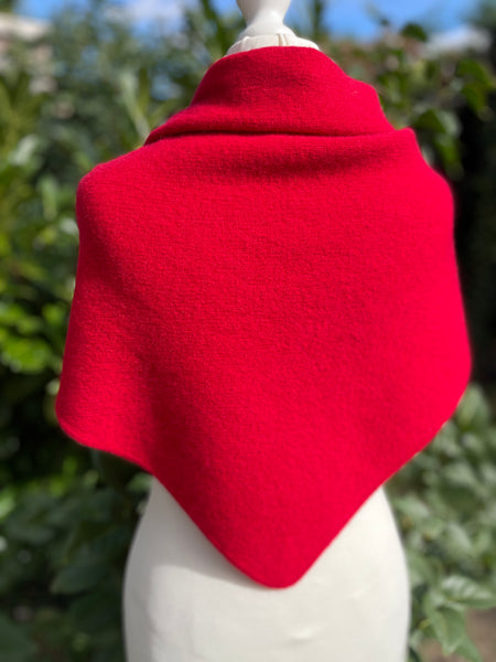 OVERSIZED TRIANGLE SCARF BRIGHT RED