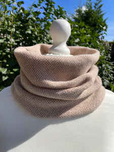 FLECKED SNOOD CAMEL