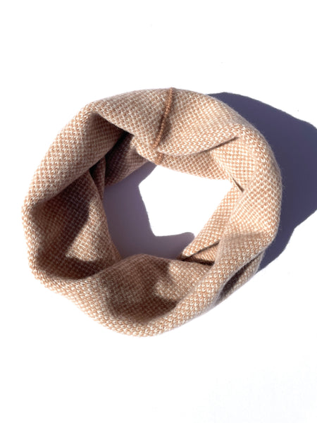 FLECKED SNOOD CAMEL