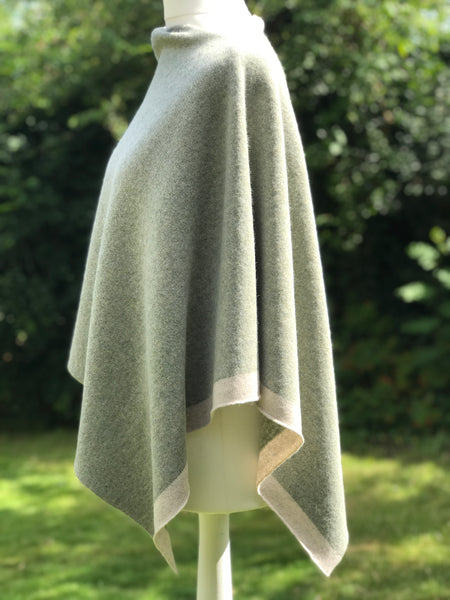 EDGE STRIPE PONCHO MOSS GREEN