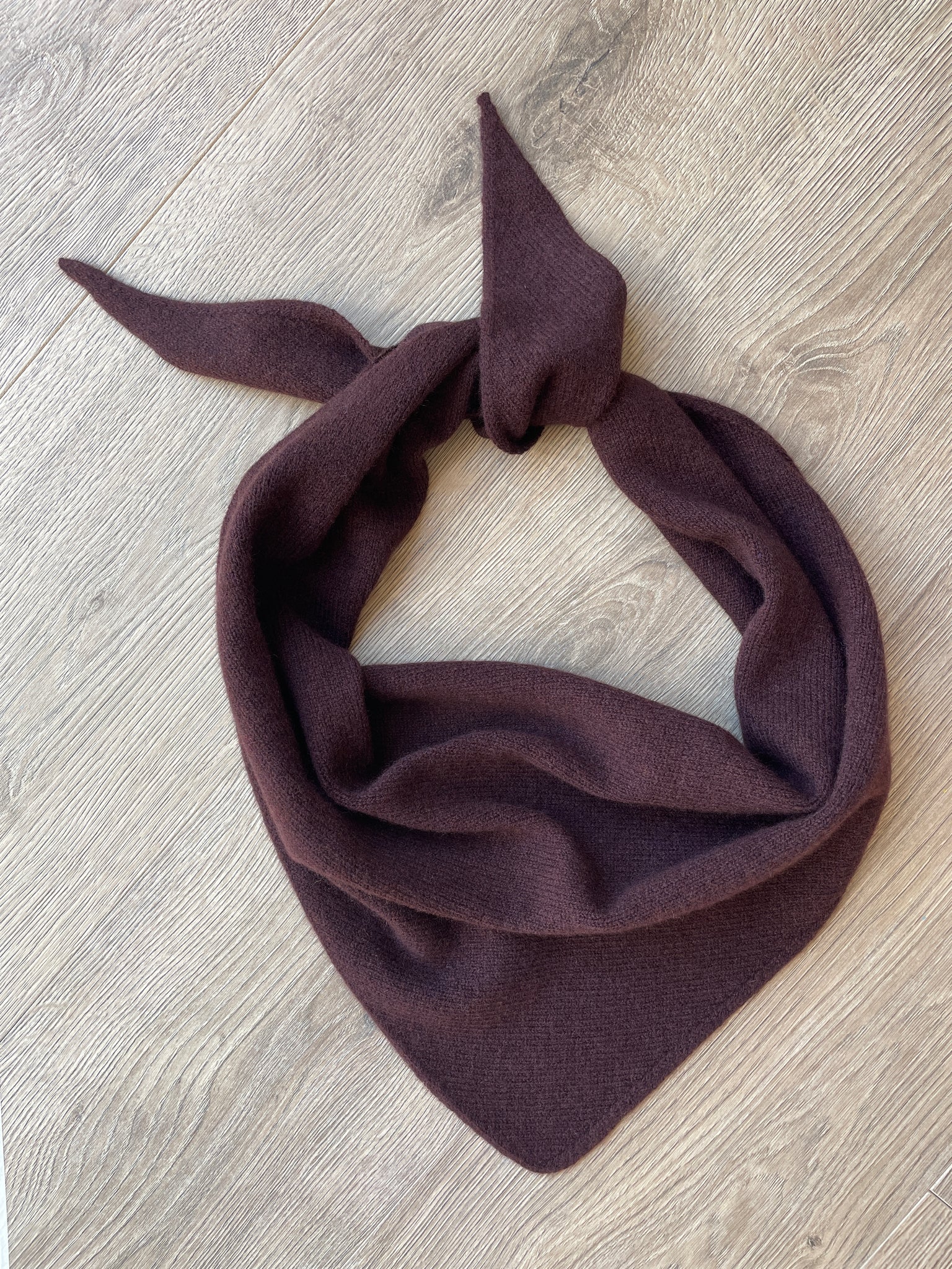 LARGE TRIANGLE SCARF DARK CHOCOLATE BROWN