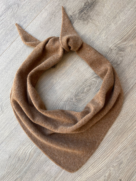 LARGE TRIANGLE SCARF CHESTNUT BROWN