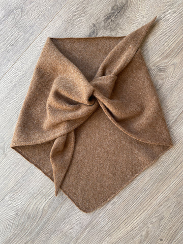 LARGE TRIANGLE SCARF CHESTNUT BROWN