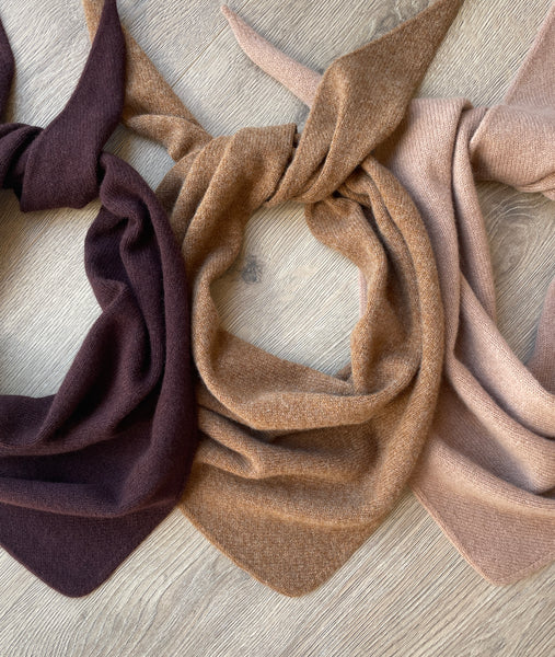 LARGE TRIANGLE SCARF DARK CHOCOLATE BROWN