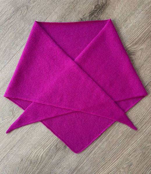 LARGE TRIANGLE SCARF FUSCHIA PINK