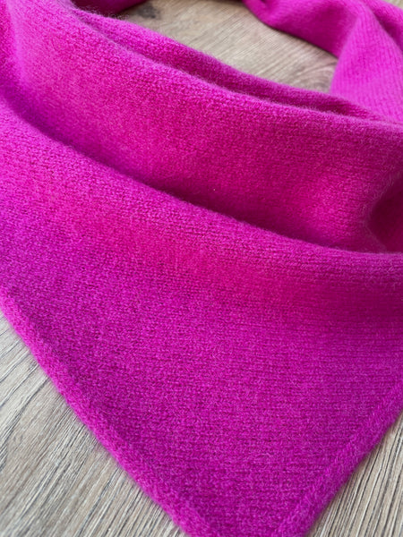 LARGE TRIANGLE SCARF FUSCHIA PINK