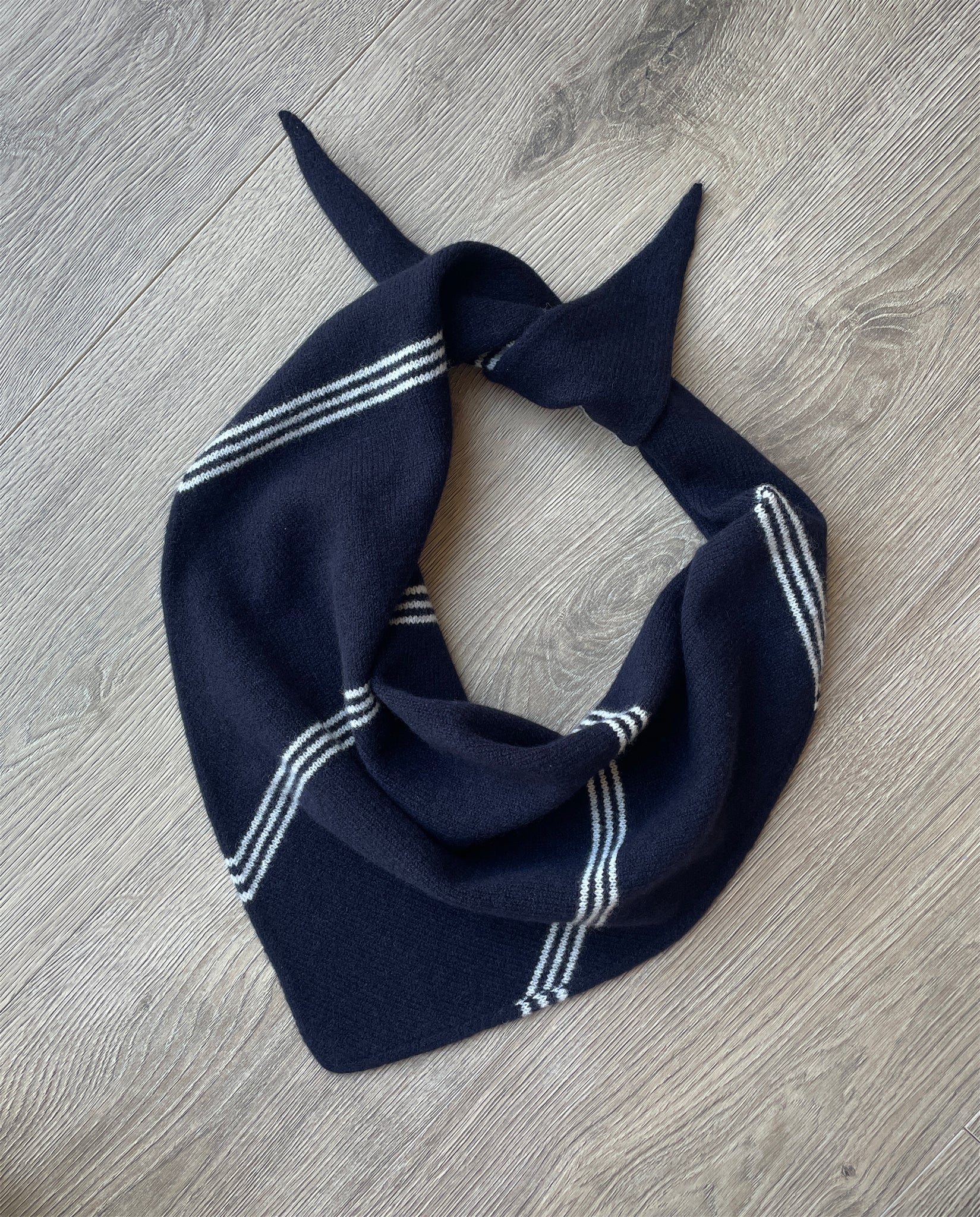 LARGE TRIANGLE SCARF NAVY & ECRU STRIPE