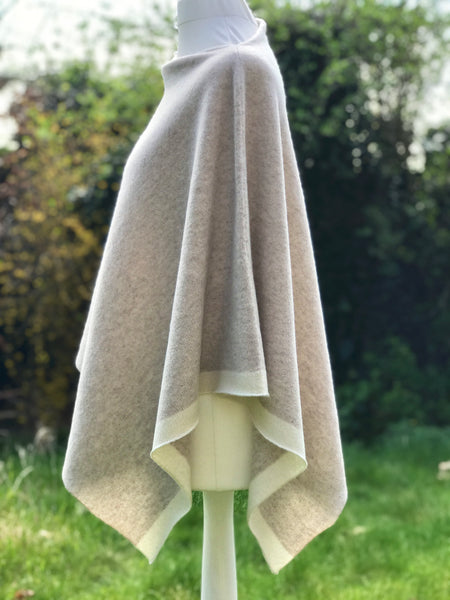 EDGE STRIPE PONCHO LINEN BEIGE