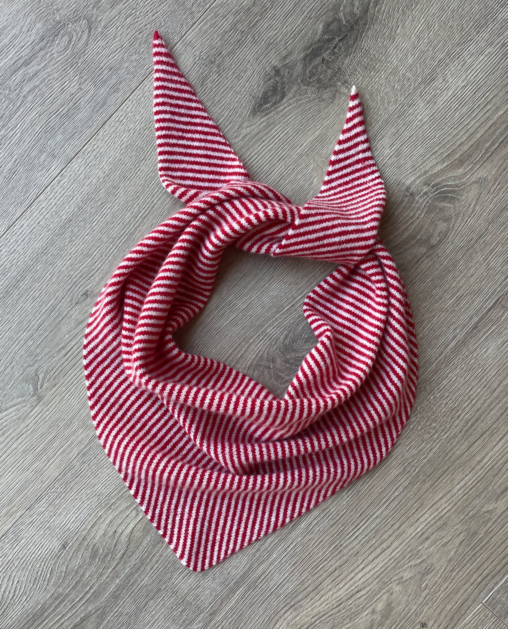 LARGE TRIANGLE SCARF BRIGHT RED & ECRU STRIPE