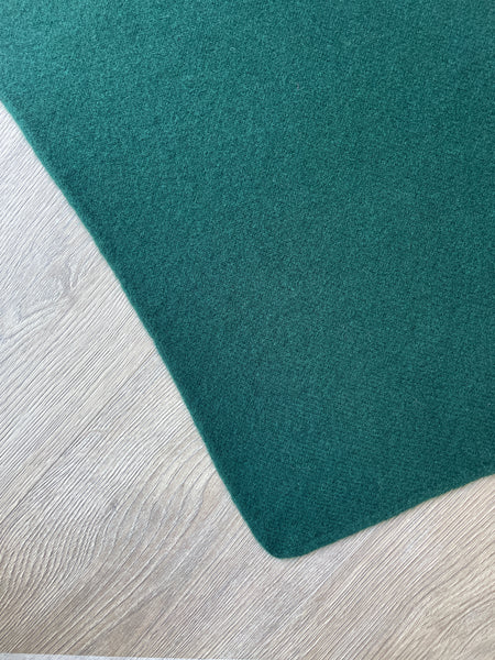 LARGE TRIANGLE SCARF FOREST GREEN