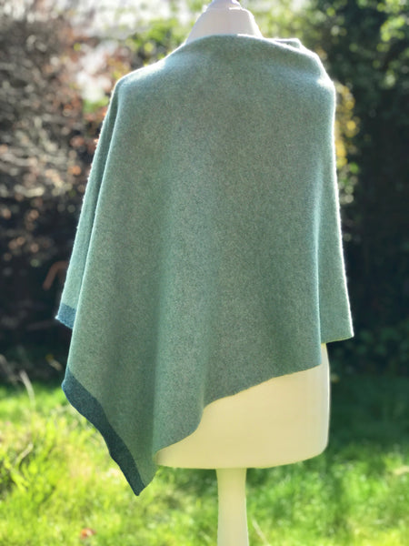 EDGE STRIPE PONCHO SPEARMINT GREEN