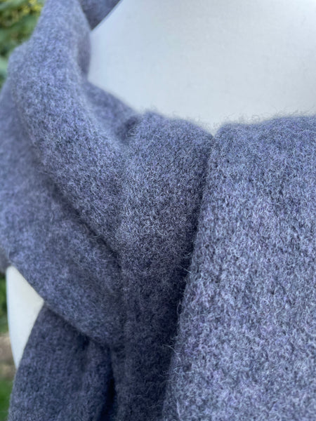 OVERSIZED TRIANGLE SCARF GRAPHITE GREY