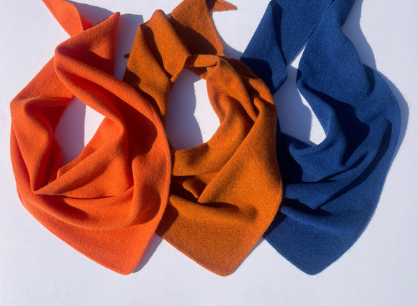 LARGE TRIANGLE SCARF BURNT ORANGE